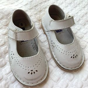 L’Amour Mary Janes Size 5 white